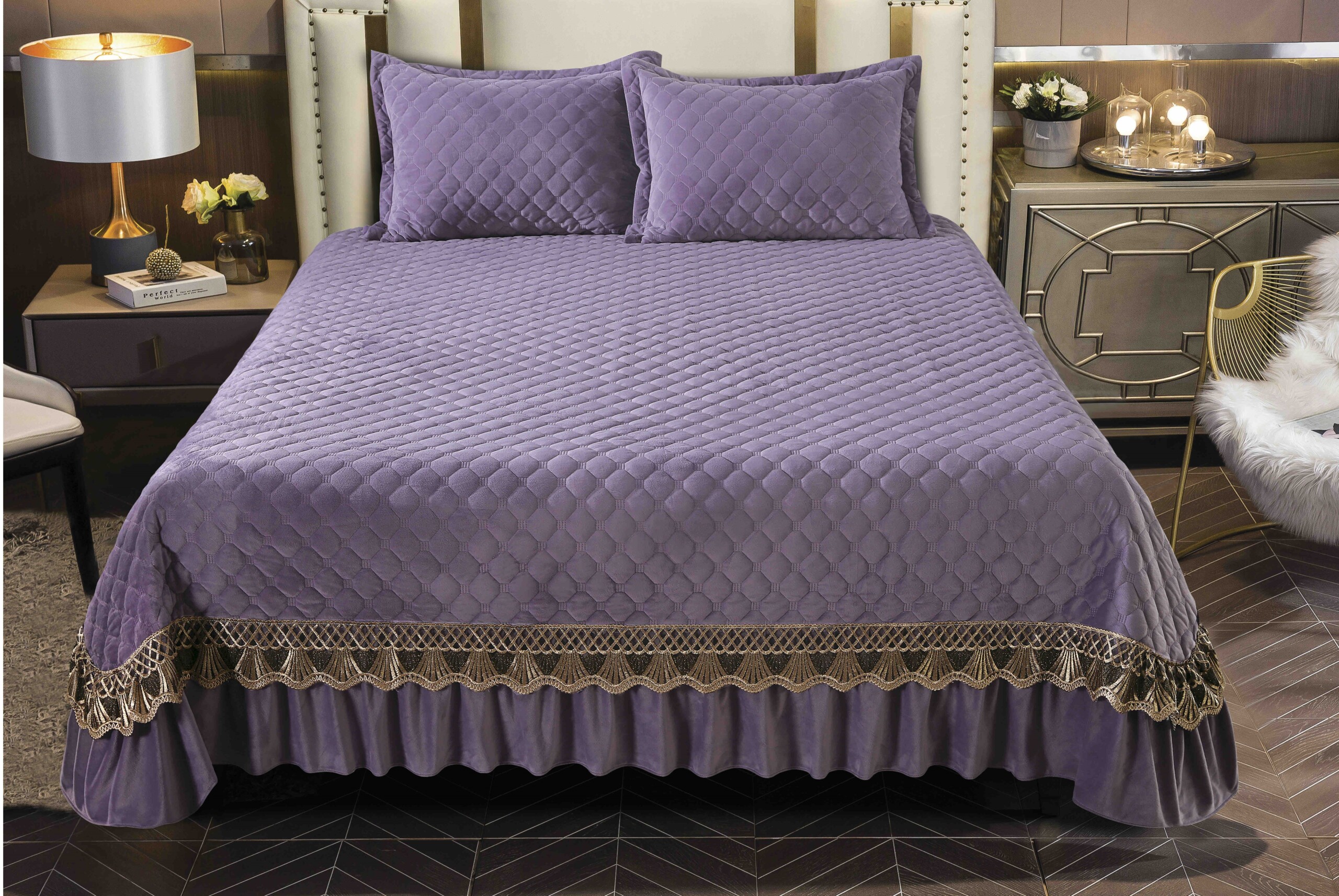 NLqIL7f8LDH3vI5yPyf-scaled-2 Set Cuvertura Catifea 230x250cm 3 Piese Broderie Mov + 2 Fete Perna Luxoasa Rafinata - imagine 1