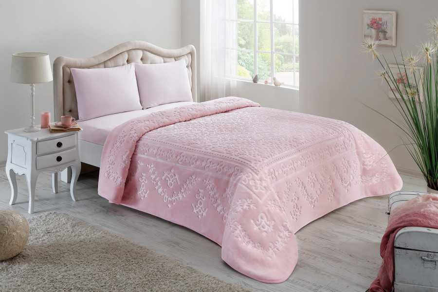 patura-pentru-pat-dublu-mink-roz-emobosata Patura Deluxe Amira Pudra 220 x 240 cm 100% Poliester Rezistenta Sifonari Decor Dormitor - imagine 1