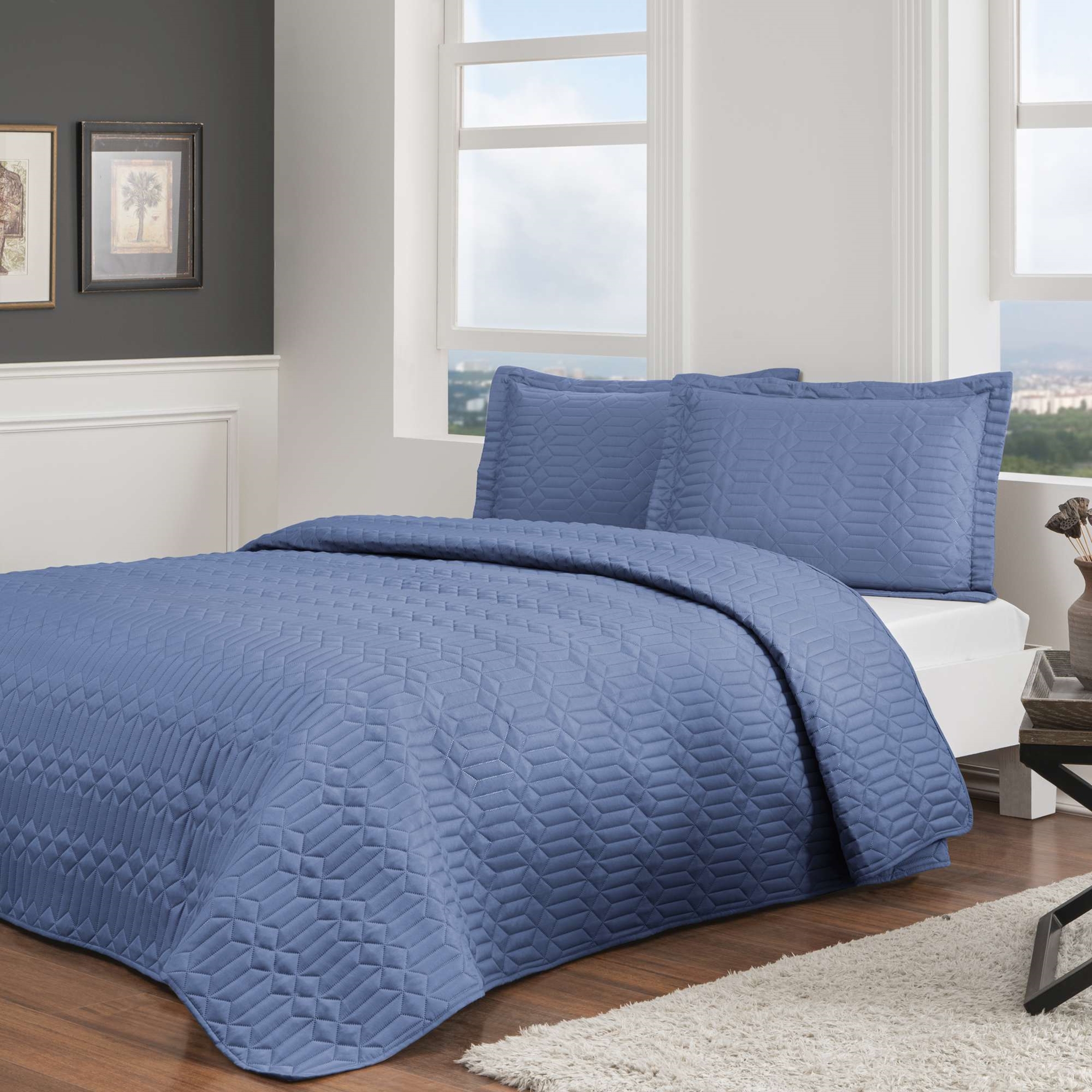 CUVERTURA-MATLASATA-PARLEY-ALBASTRU-TAC Cuvertura Pat Matlasata TAC Deluxe 2 Persoane Parley Albastru 250x260 cm 100% Poliester Design Modern - imagine 1