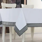 Fata De Masă Damasc Alb Deluxe 160x220cm Cu Bordură Neagră, Ambalaj Elegant - imagine 3