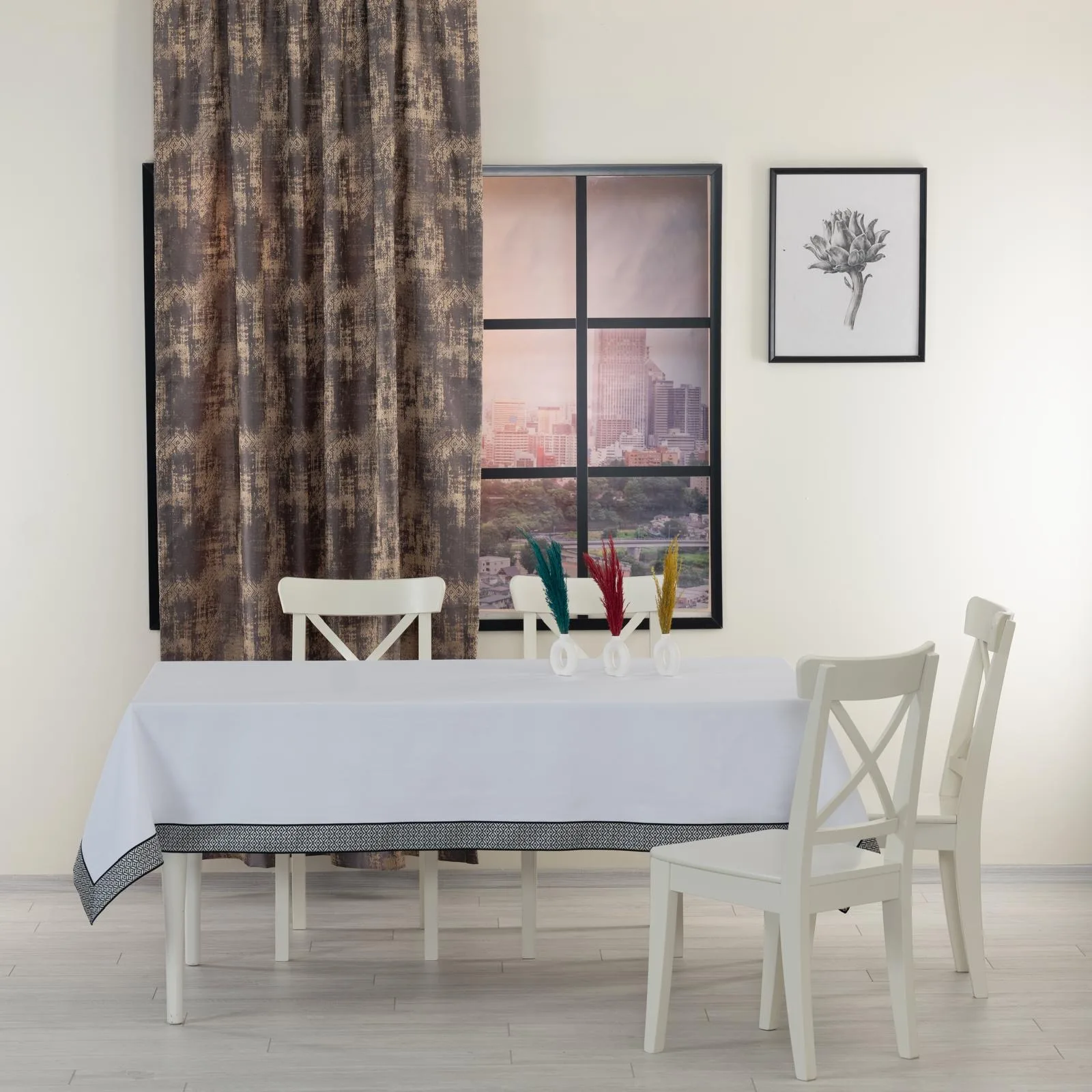 fata-de-masa-damasc-alba-colection-deluxe-cu-bordura-negru-160x220cm-jpg Fata De Masă Damasc Alb Deluxe 160x220cm Cu Bordură Neagră, Ambalaj Elegant - imagine 1
