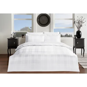 Lenjerie De Pat Carly Alb TAC Damasc Dublu Satinat Deluxe 100% Bumbac Natural Antisifonare Ambalaj Cadou Elegant