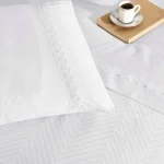 Lenjerie De Pat Alb Cu Dantela Sambre TAC Bumbac 100% Mercelizat Satinat Deluxe Design Modern Cadou Elegant - imagine 2