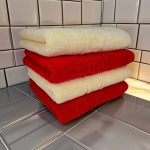 Set 4 Prosoape Lux 50x90 cm Bumbac Ultra-Absorbante Roșu Ivoire 650 g/mp - imagine 3