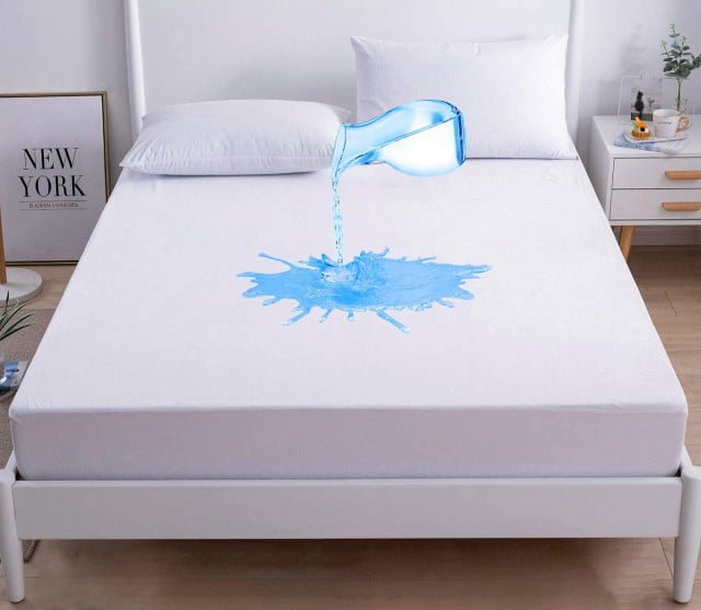 Husă de saltea impermeabilă din bumbac frotir cu elastic 90x200 cm Alb, ideală pentru protecția completă a saltelei tale. Husă de saltea impermeabilă din bumbac frotir cu elastic 90x200 cm Alb, ideală pentru protecția completă a saltelei tale.