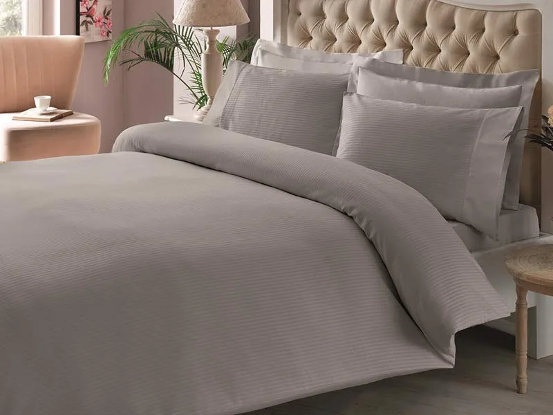 lenjerie-bumbac-satinat-premium-basic-stripe-antracit-tac-jpg Lenjerie de Pat Stripe Antracit Premium TAC Damasc Dublu Satinat Deluxe 100% Bumbac Mercelizat - imagine 1