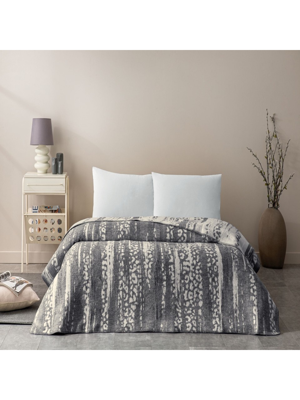 patura-pentru-pat-savan-gri-tac-200-x-220-cm Patura Pentru Pat Savan Gri TAC 200 x 220 cm Bumbac 40% Acril 40% - imagine 1
