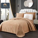 Set Cuvertura Catifea Luxury 220x240cm + 4 Fete Perna