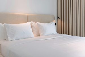 Adevăratul cost al lenjeriei de pat ieftine din hoteluri și cum să eviți înlocuirea acestora în fiecare an. 2 textile HORECA certificate OEKO-TEX