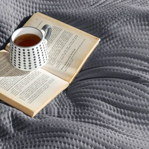 Set Cuvertura Pat matlasata cu 2 fete de perna TAC Deluxe Harlo Antracit 250x260 cm