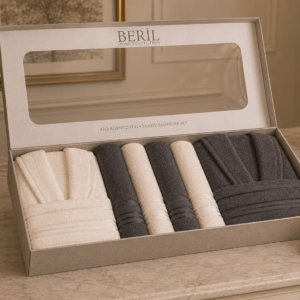 Set cadou premium halate și prosoape din bumbac 100% – 2 halate unisex + 4 prosoape, cutie elegantă cu mâner-SHB-11