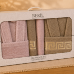 Set cadou premium halate și prosoape din bumbac 100% – 2 halate unisex + 4 prosoape, cutie elegantă cu mâner-SHB-27