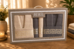 Set cadou premium halate și prosoape din bumbac 100% – 2 halate unisex + 4 prosoape, cutie elegantă cu mâner