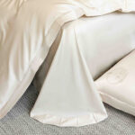 Lenjerie De Pat cu broderie Bumbac Satinat 100% Deluxe Antisifonare-Ambalaj Cadou Elegant