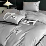 Lenjerie De Pat cu broderie Bumbac Satinat 100% Deluxe Antisifonare,Gri-Ambalaj Cadou Elegant - imagine 3