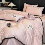 Lenjerie De Pat cu broderie Bumbac Satinat 100% Deluxe Antisifonare,Roz Pudra -Ambalaj Cadou Elegant - imagine 2