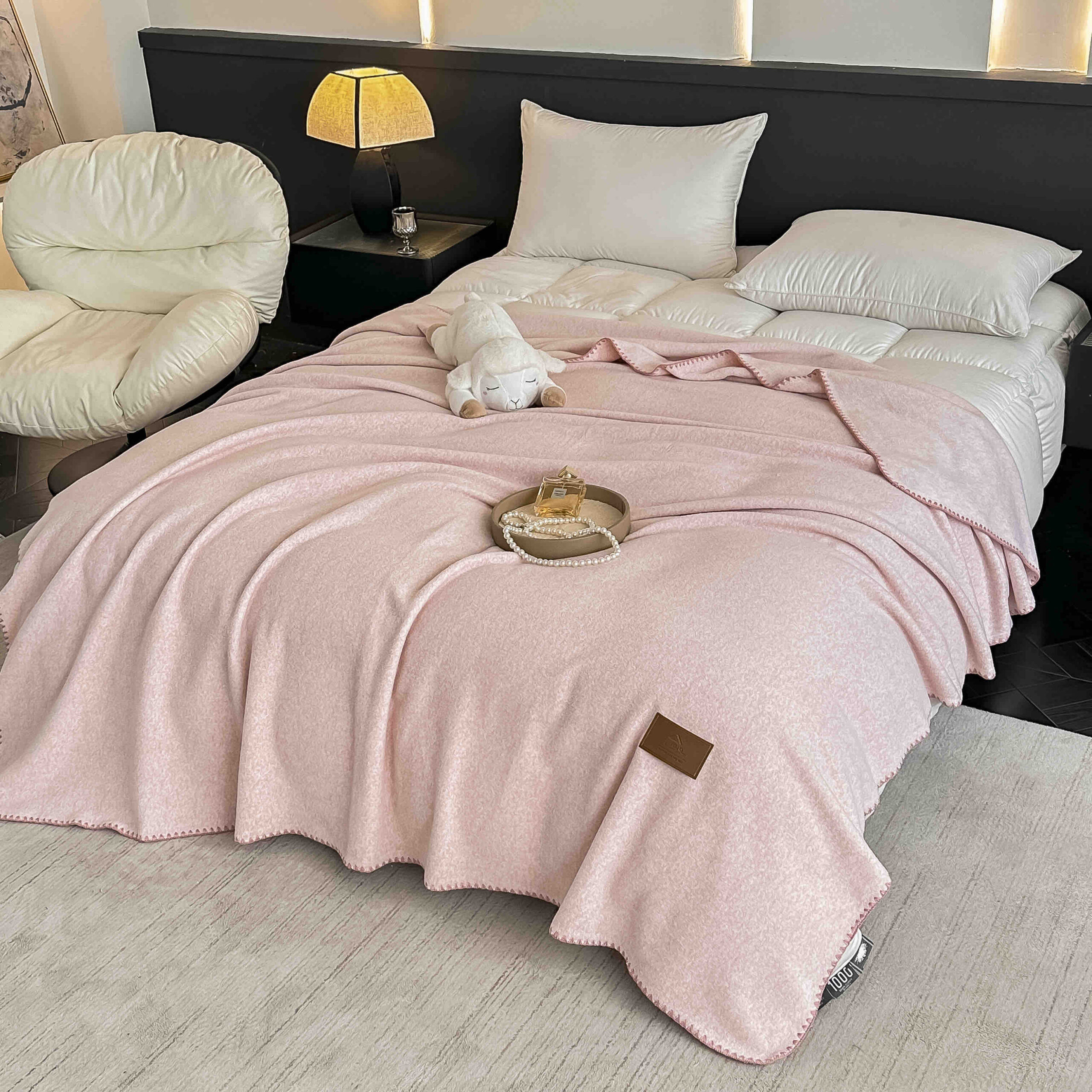 Pătură Premium 200x230 cm – Moale, Pufoasă și Călduroasă-Roz Pudra Pătură Premium 200x230 cm – Moale, Pufoasă și Călduroasă-Roz Pudra
