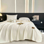 Pătură Premium 200x230 cm – Moale, Pufoasă și Călduroasă-Crem - imagine 2