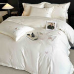 Lenjerie De Pat cu broderie Bumbac Satinat 100% Deluxe Antisifonare-Ambalaj Cadou Elegant - imagine 2