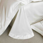 Lenjerie De Pat cu broderie Bumbac Satinat 100% Deluxe Antisifonare-Ambalaj Cadou Elegant