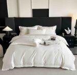 Lenjerie De Pat cu broderie Bumbac Satinat 100% Deluxe Antisifonare-Ambalaj Cadou Elegant